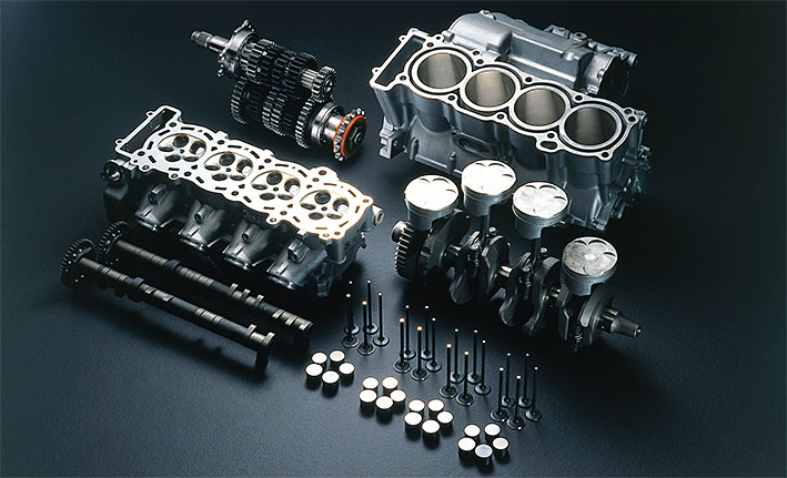 Yamaha R1
1999 engine components